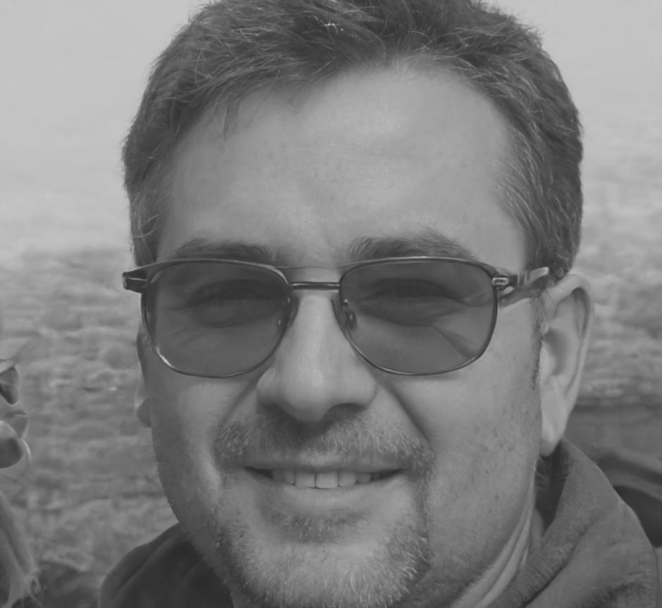 Risk management expert Dmitri Volkov teaching portfolio strategies